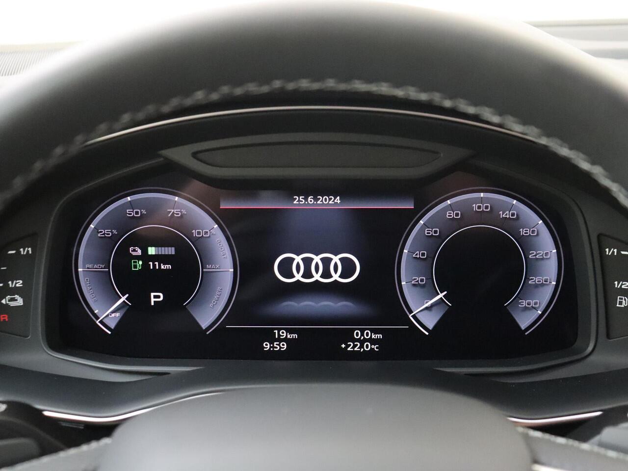 Audi Q8 55 TFSI e quattro Pro Line S | Panoramadak | Trekhaak | Bang & Olufsen | Keyless| Tour | Parking Plus | LED matrix verlichting | Sportstoelen Plus | Leder Valcona |