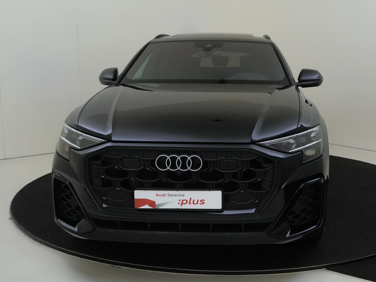 Audi Q8 60 TFSI e quattro Pro Line S Competition | Panoramadak | Luchtvering | Head-up display | Achterasbesturing | Trekhaak | Bang & Olufsen | Lederen bekleding 'Valcona' | 360 camera |