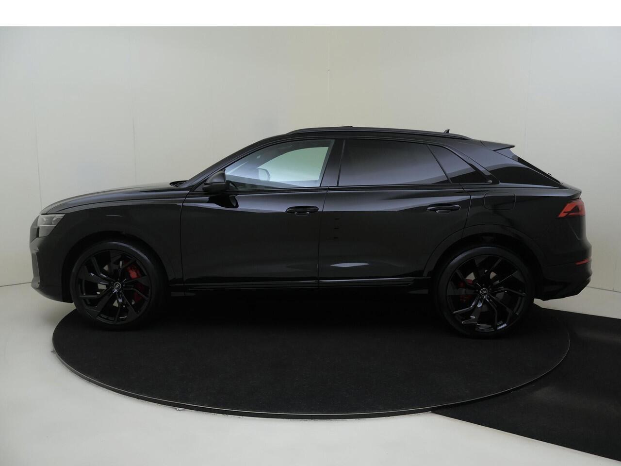 Audi Q8 60 TFSI e quattro Pro Line S Competition | Panoramadak | Luchtvering | Head-up display | Achterasbesturing | Trekhaak | Bang & Olufsen | Lederen bekleding 'Valcona' | 360 camera |