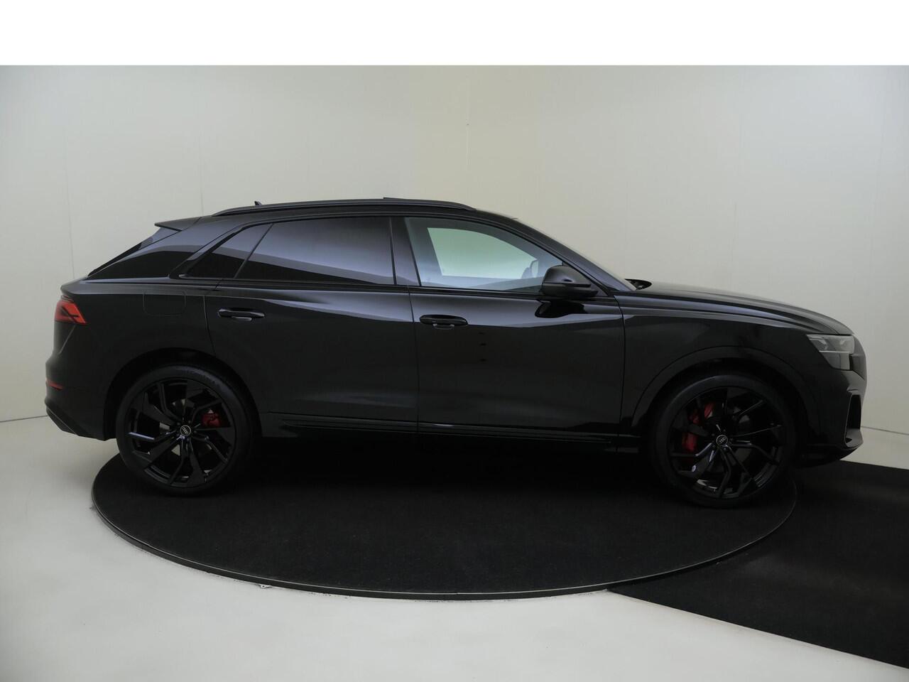 Audi Q8 60 TFSI e quattro Pro Line S Competition | Panoramadak | Luchtvering | Head-up display | Achterasbesturing | Trekhaak | Bang & Olufsen | Lederen bekleding 'Valcona' | 360 camera |