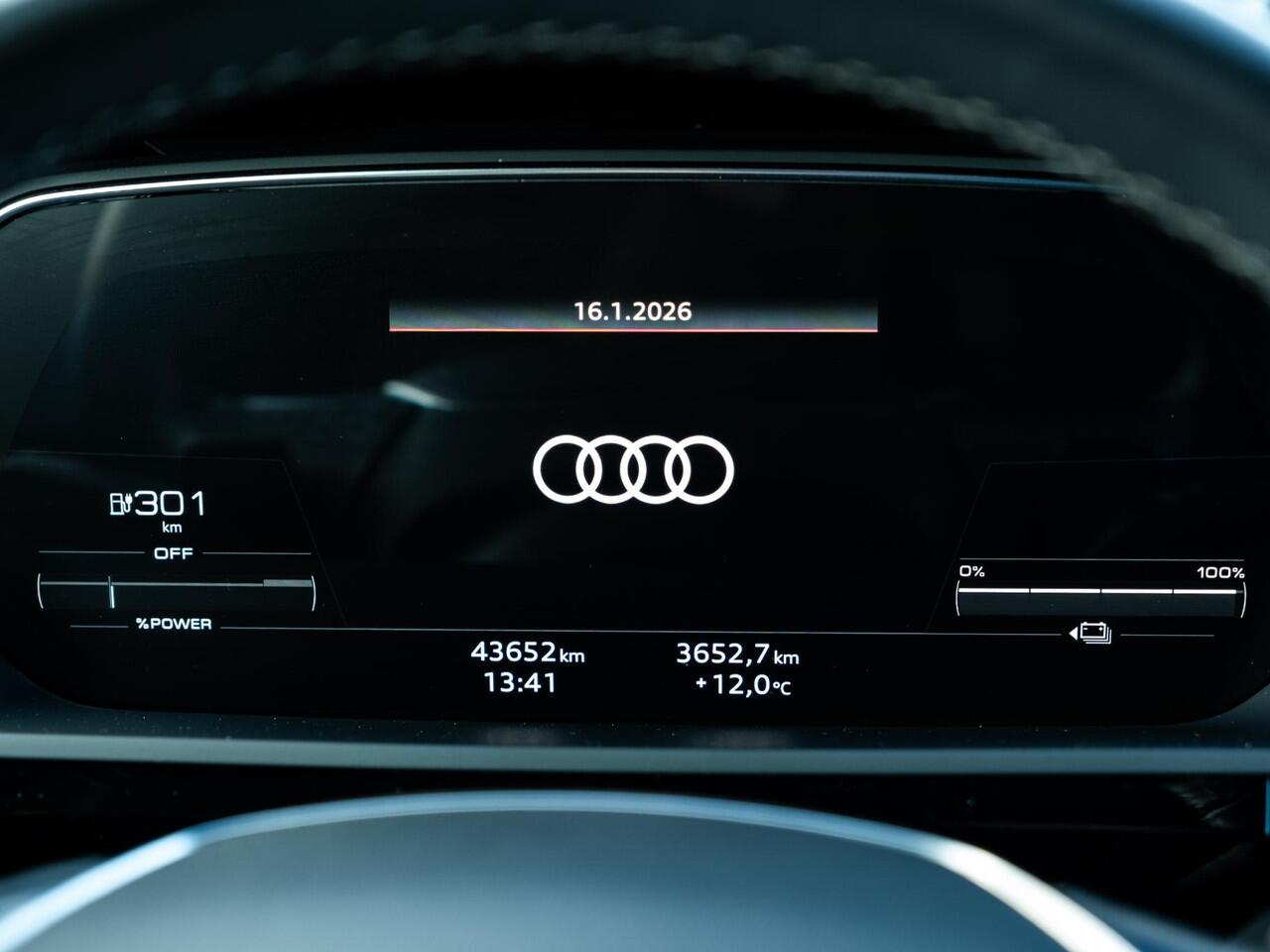 Audi Q8 e-tron 50 quattro Advanced Edition 95 kWh | Afn trekhaak | Virtual Cockpit+ | Luchtvering | CarPlay | Adap Cruise | S-line 22" LM | Elek stoelen | Zwart Optiek | Full led | Org NL