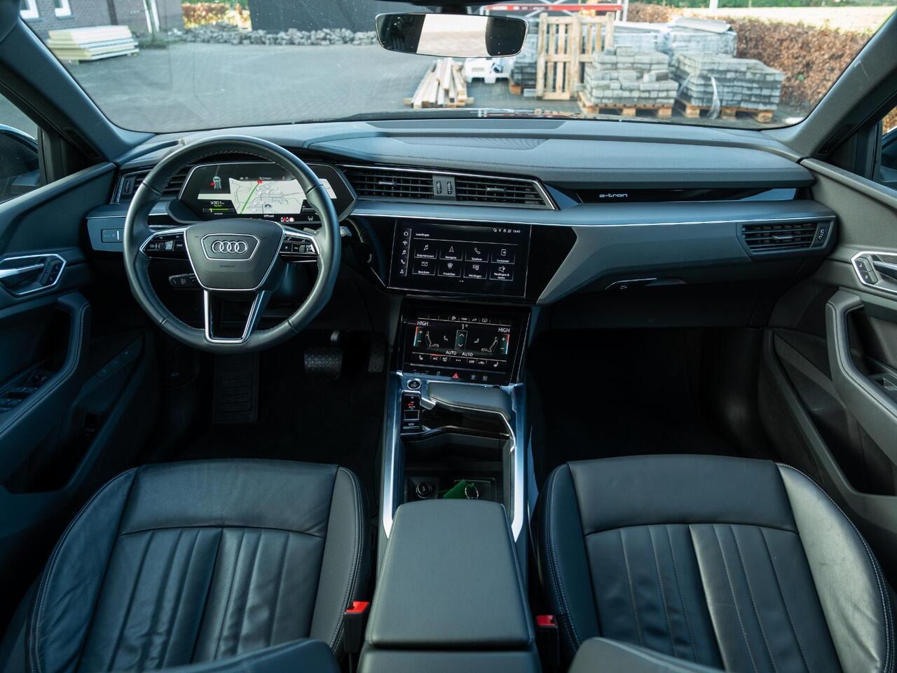 Audi Q8 e-tron 50 quattro Advanced Edition 95 kWh | Afn trekhaak | Virtual Cockpit+ | Luchtvering | CarPlay | Adap Cruise | S-line 22" LM | Elek stoelen | Zwart Optiek | Full led | Org NL