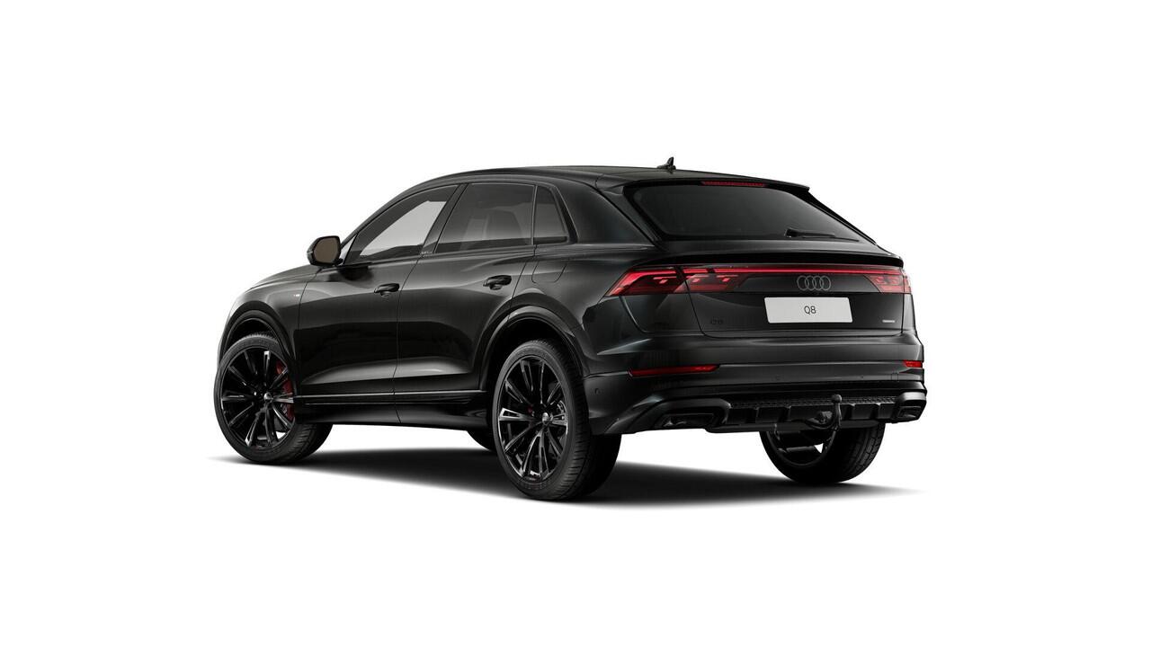 Audi Q8 55 TFSI e quattro Pro Line S 394pk | Rood stiksel / Gordels | Panoramadak | B&O | Vierwielbesturing | Ass.Plus.Remote | Sportstoel Plus | 23'' inch Zwart | Trekhaak |