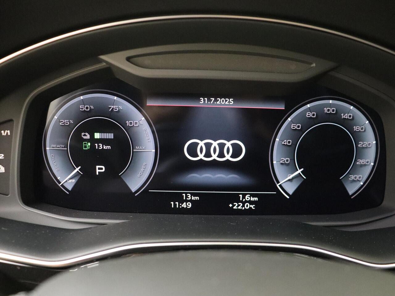 Audi Q8 55 TFSI e quattro Pro Line S Exclusive kleur Tiefgruen Pareleffect | Panoramadak | Supersportstoelen | Stoelventilatie | OLED achterlichten | Adaptive cruisecontrol