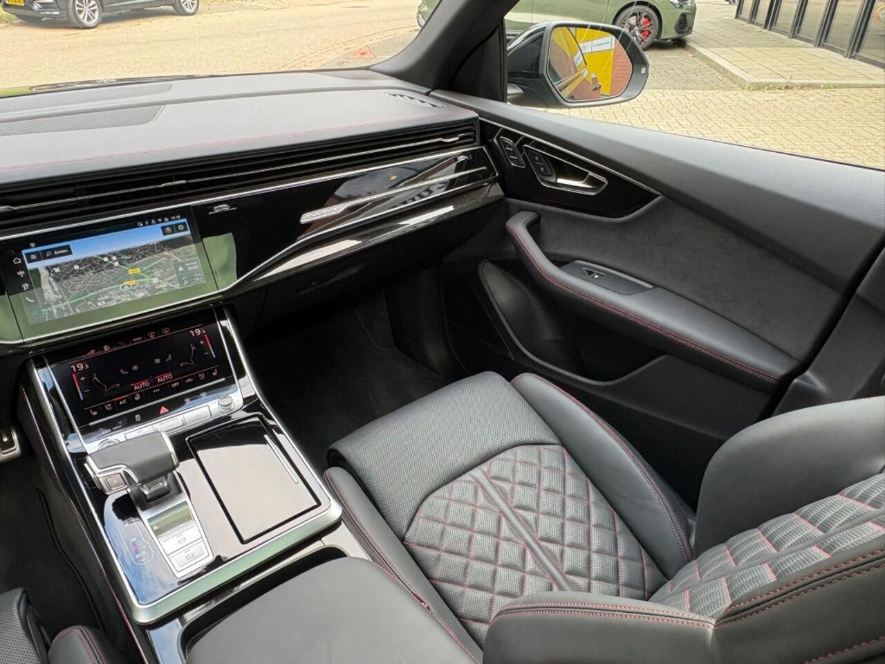 Audi Q8 60 TFSIe Competition 23" 4wiel Massage OLED Trekhaak Head-Up 5Jr