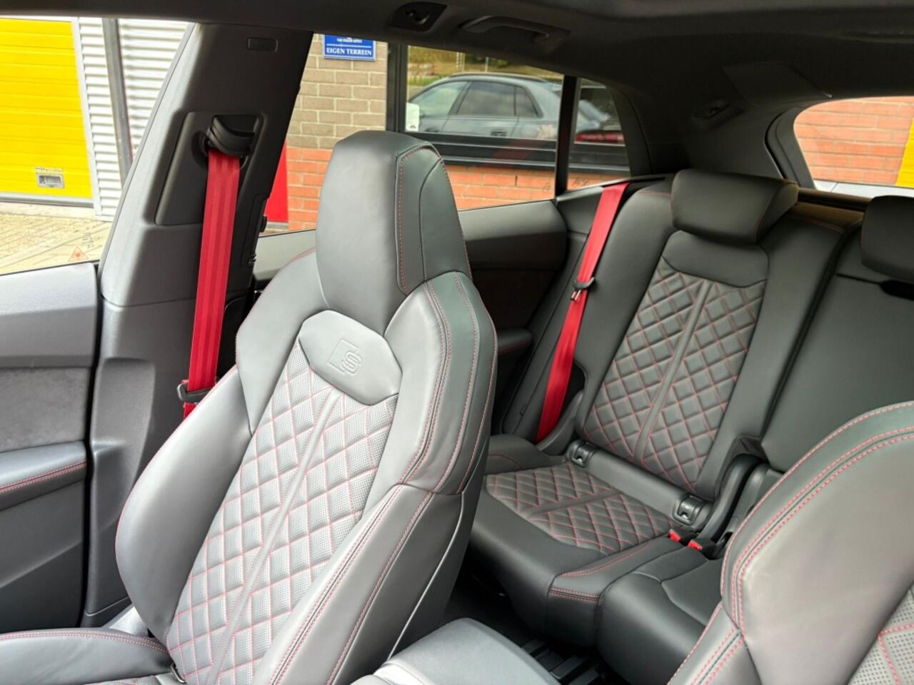 Audi Q8 60 TFSIe Competition 23" 4wiel Massage OLED Trekhaak Head-Up 5Jr