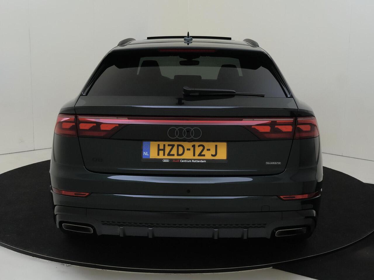 Audi Q8 55 TFSI e quattro Pro Line S | Exclusive kleur Tiefgruen Pareleffect | Panoramadak | Supersportstoelen | Stoelventilatie | OLED achterlichten | Adaptive cruisecontrol