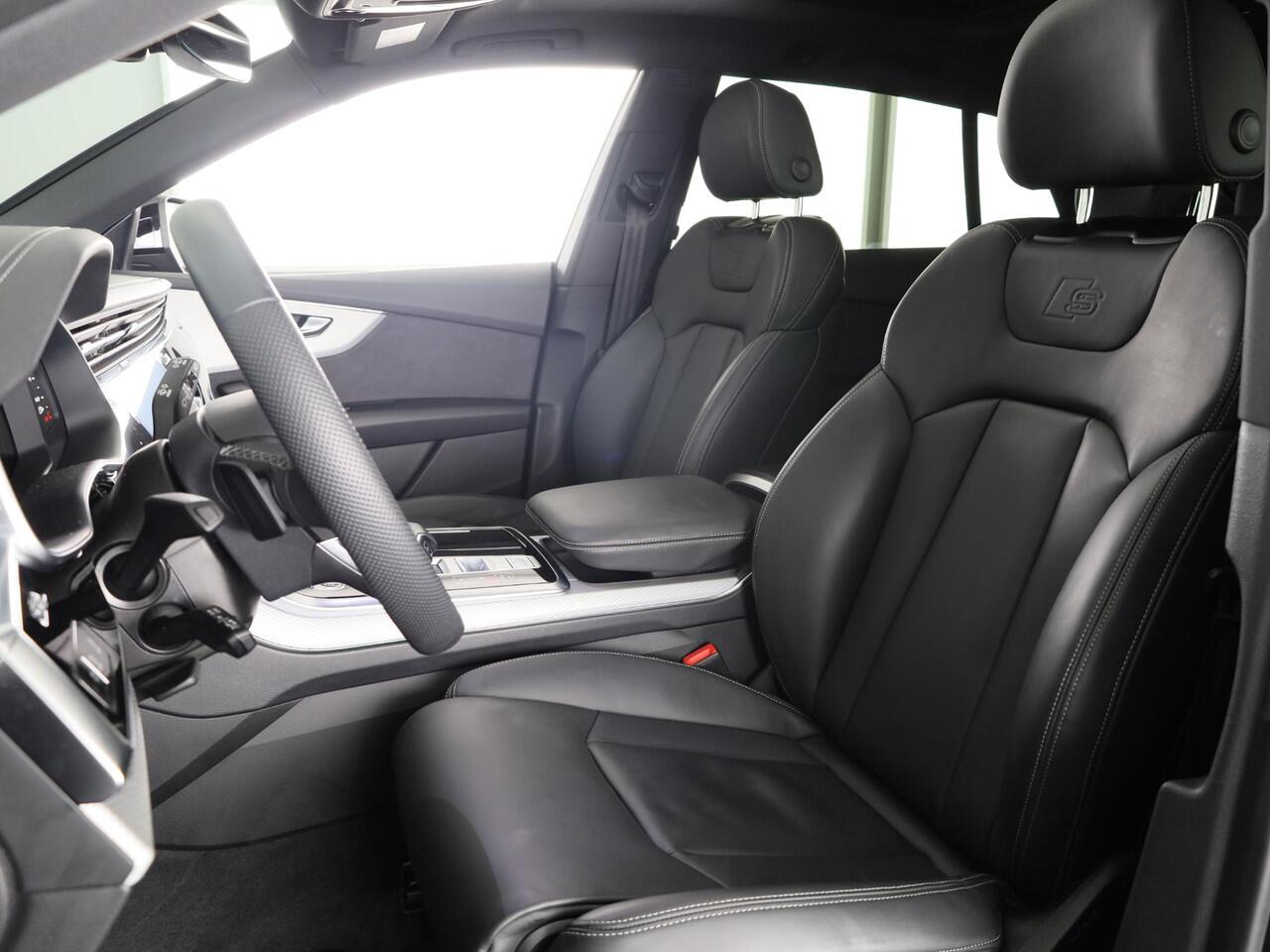 Audi Q8 55 TFSI e quattro Pro Line S 394pk | Panoramadak | Lederen bekleding | Head Up Display | Luchtvering | Trekhaak