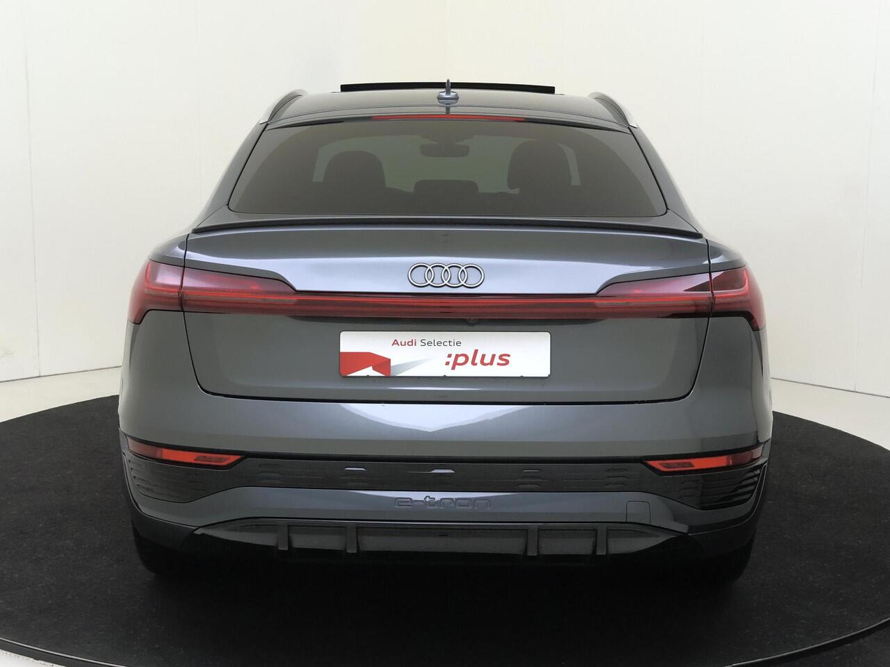 Audi Q8 Sportback e-tron 55 quattro S Edition 115 kWh | Panoramadak | Trekhaak | Luchtvering | 4-zone airco | 360 camera | Head-up display | LED matrix verlichting | Dodehoek detectie |