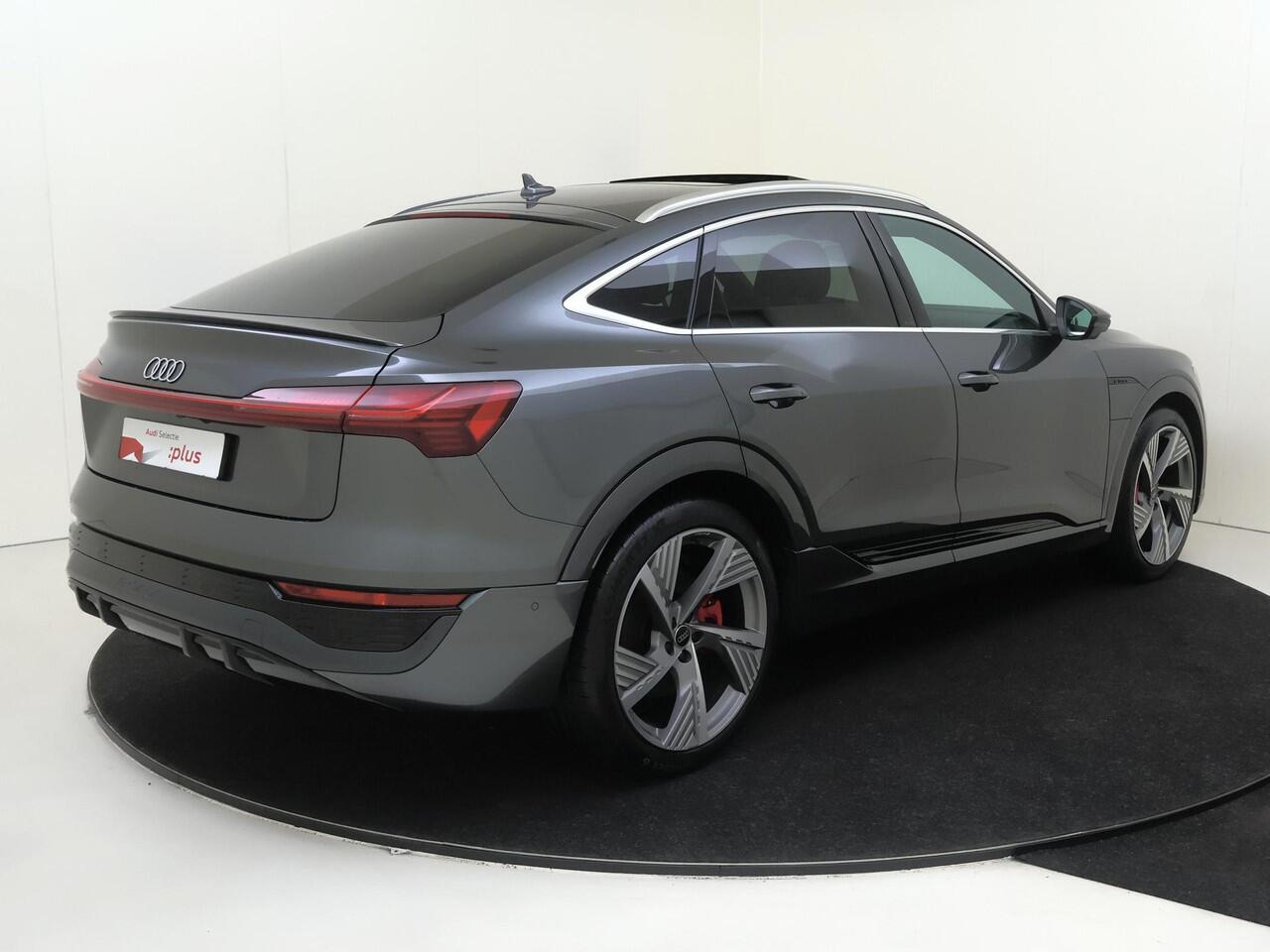 Audi Q8 Sportback e-tron 55 quattro S Edition 115 kWh | Panoramadak | Trekhaak | Luchtvering | 4-zone airco | 360 camera | Head-up display | LED matrix verlichting | Dodehoek detectie |