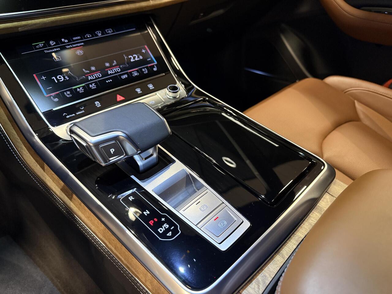 Audi Q8 55 TFSI e quattro Pro Line Advanced |HUD|ACC|22'|2025|Luchtvering|Trekhaak|