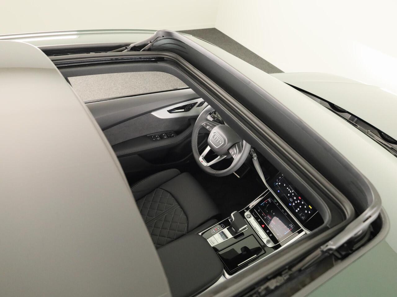 Audi Q8 Pro Line S 55 TFSI e 394 pk | Midnight emerald green | Glazen panoramadak | Bang & Olufsen Premium 3D | Sportstoelen plus voorin |