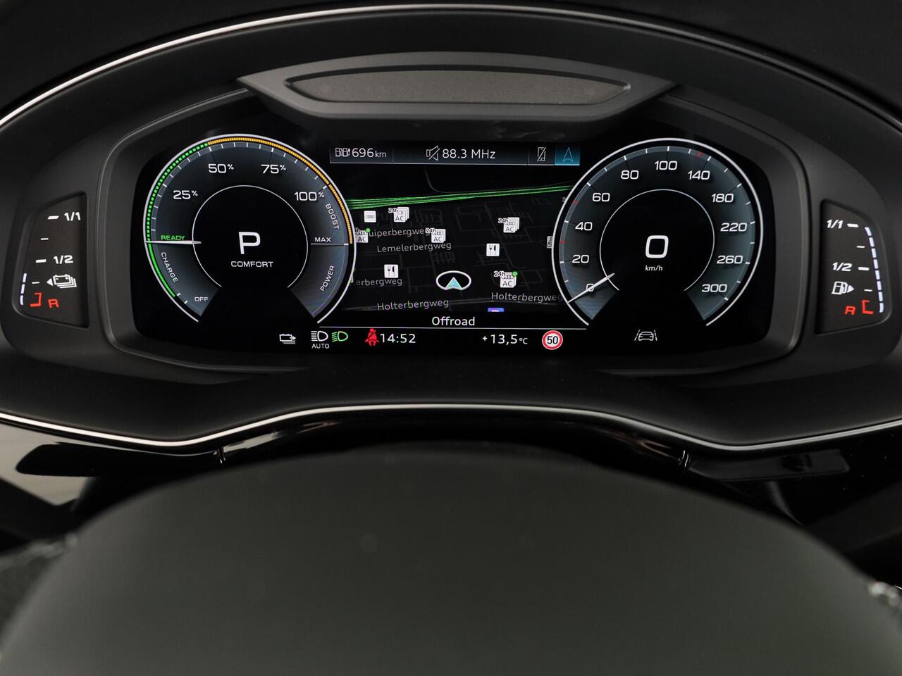 Audi Q8 60 TFSI e quattro Pro Line S Competition 490 PK | Panoramadak | Vier wiel besturen | Exclusive lak | Stoel ventilatie | Verlengde garantie |