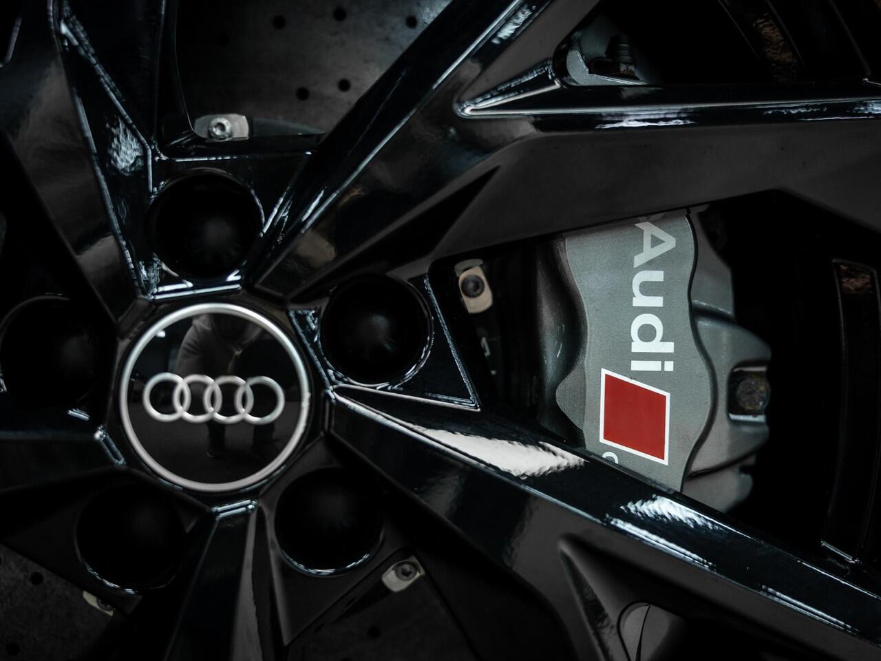 Audi R8 Spyder 5.2 FSI performance S tron. quat. Spyder Volledig Carbon | Audi R8 Performance Sportstoelen | fabrieksgarntie t/m 04-27