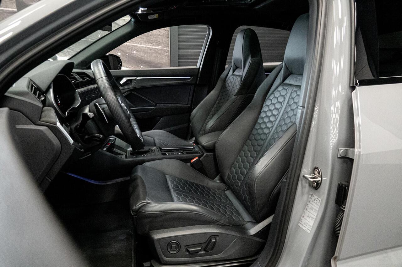 Audi RS Q3 Sportback TFSI *Nardogrijs / Panorama / Sonos / RS-Sportuitlaat / Sport-chassis*