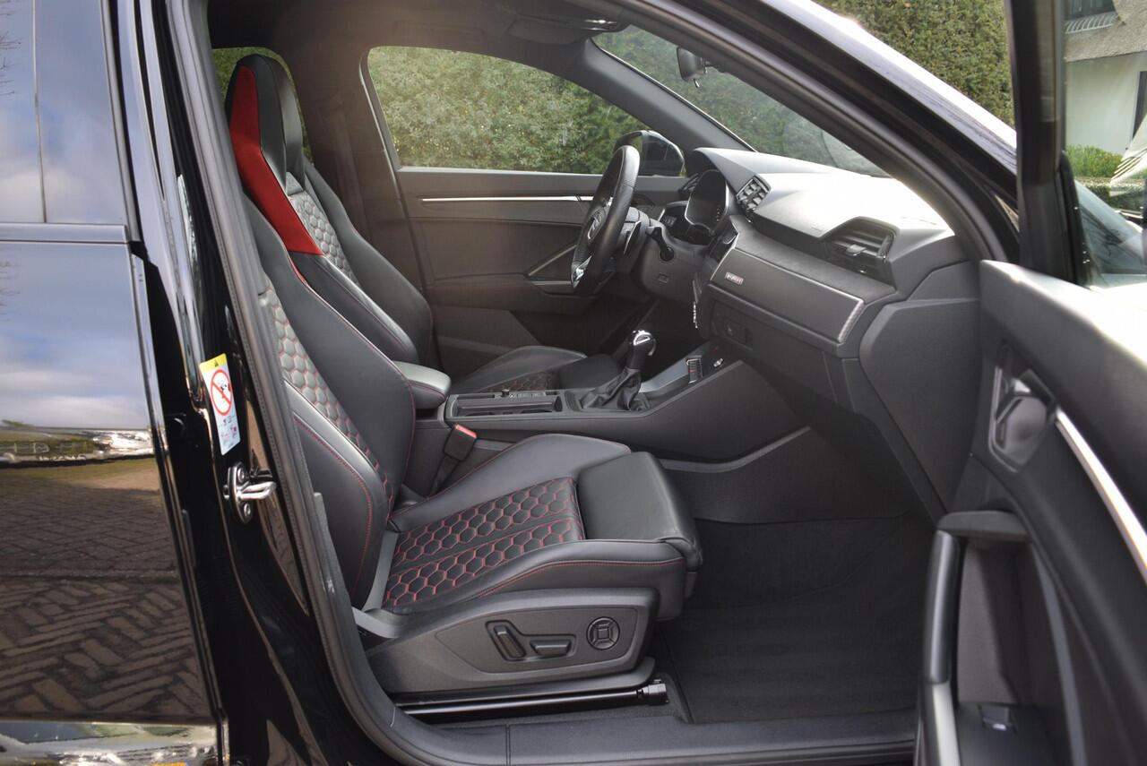 Audi RS Q3 RSQ3 Sportback | Panoramadak | Stoelverwarming | Getint glas