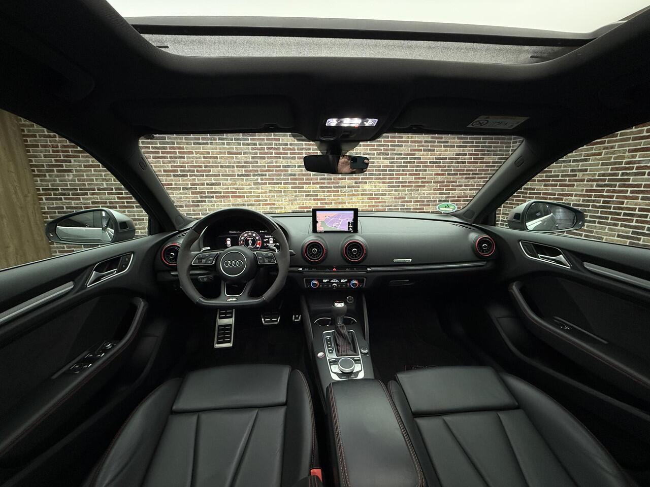 Audi RS3 2.5TFSI RS3 quattro Panoramadak Facelift Dealer