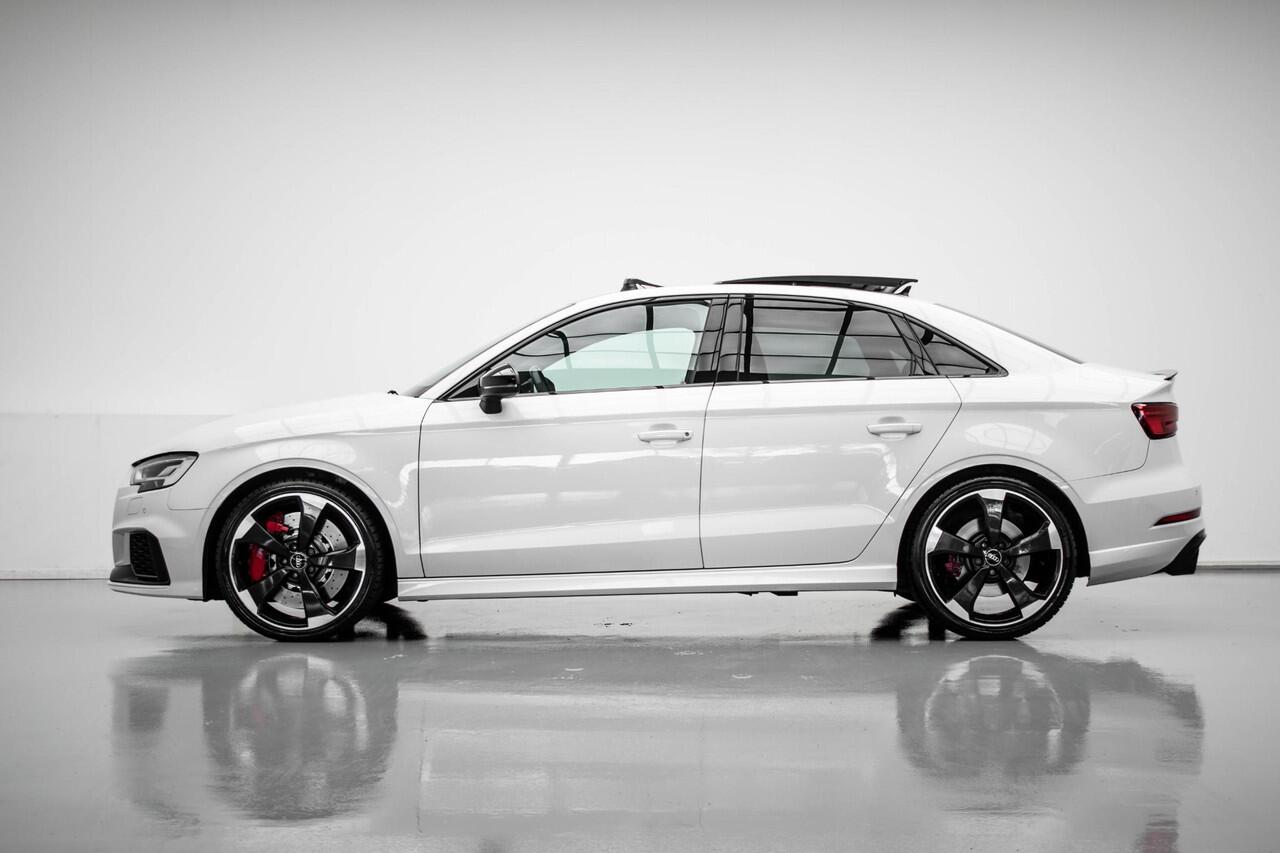 Audi RS3 Limousine 2.5 TFSI quattro | Grail uitlaat| Pano| Bang&Olusfen