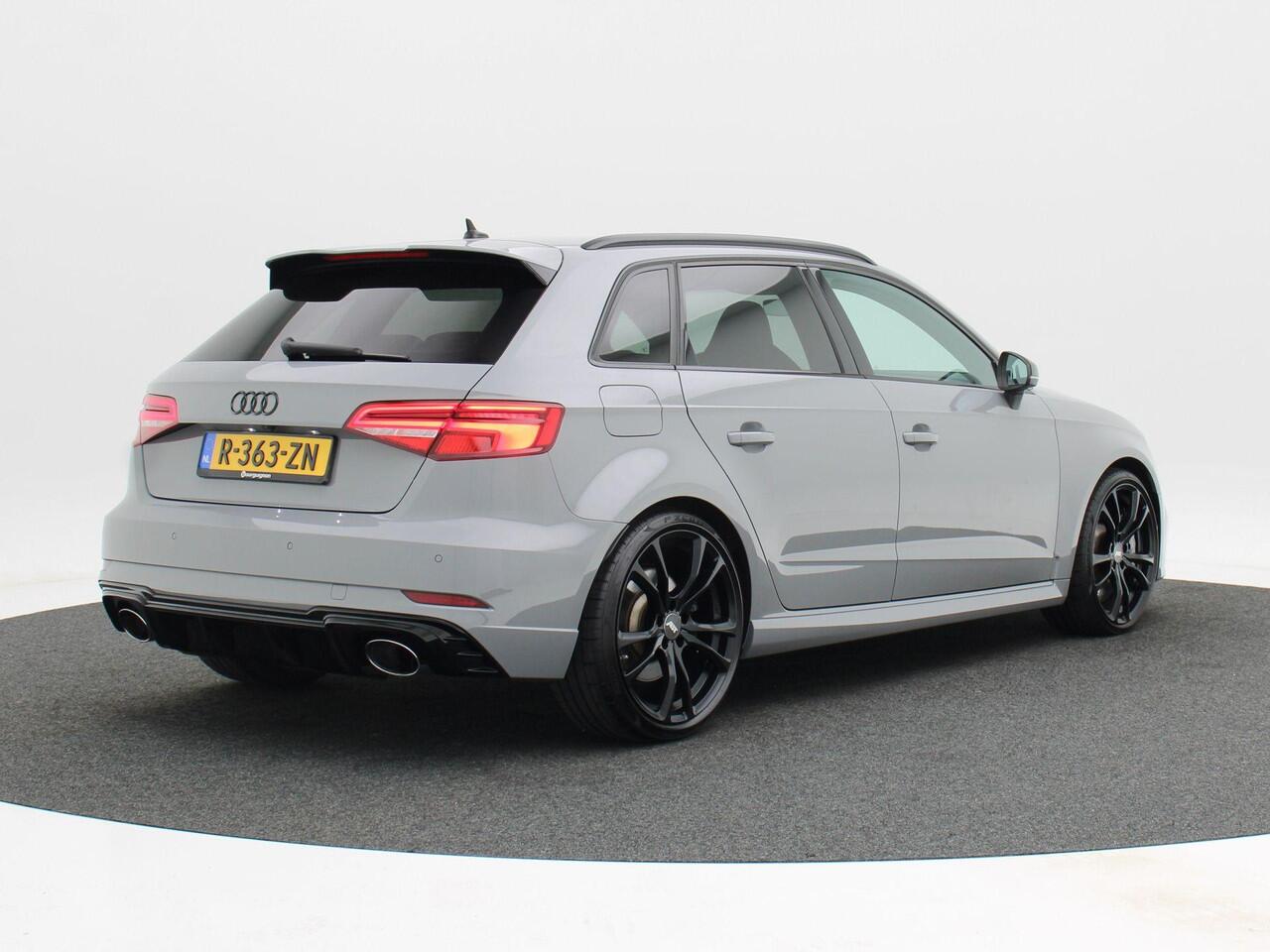 Audi RS3 Sportback 2.5 TFSi 400 Pk quattro | Matrix LED | Nappa Leder | Digitale Cockpit | Abt 19 inch | Dealer onderhouden