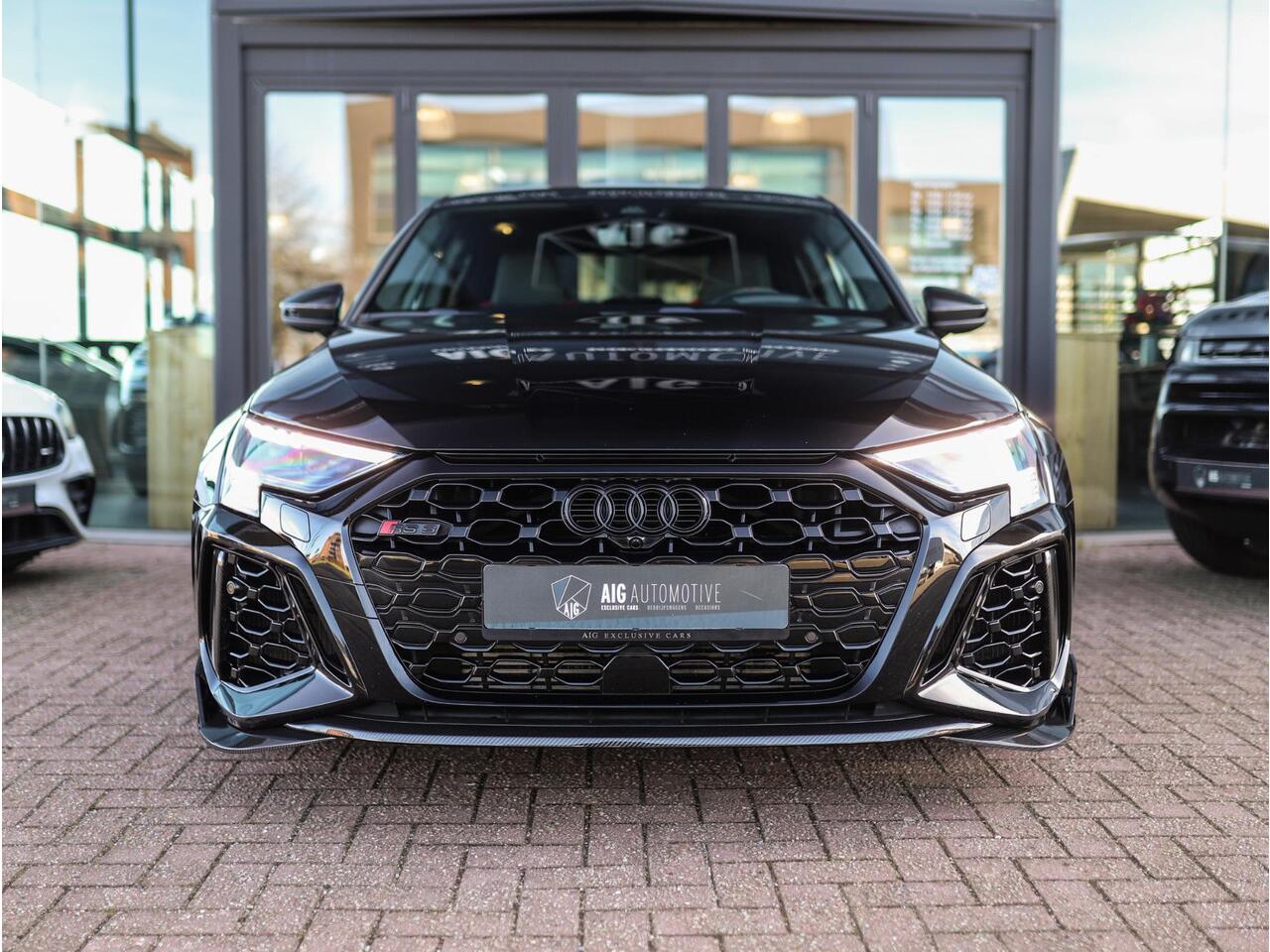 Audi RS3 Limousine 2.5 TFSI A3 quattro | CT Carbon | RS-Dynamic | Matrix | Keyless | B&O | Leder | Camera