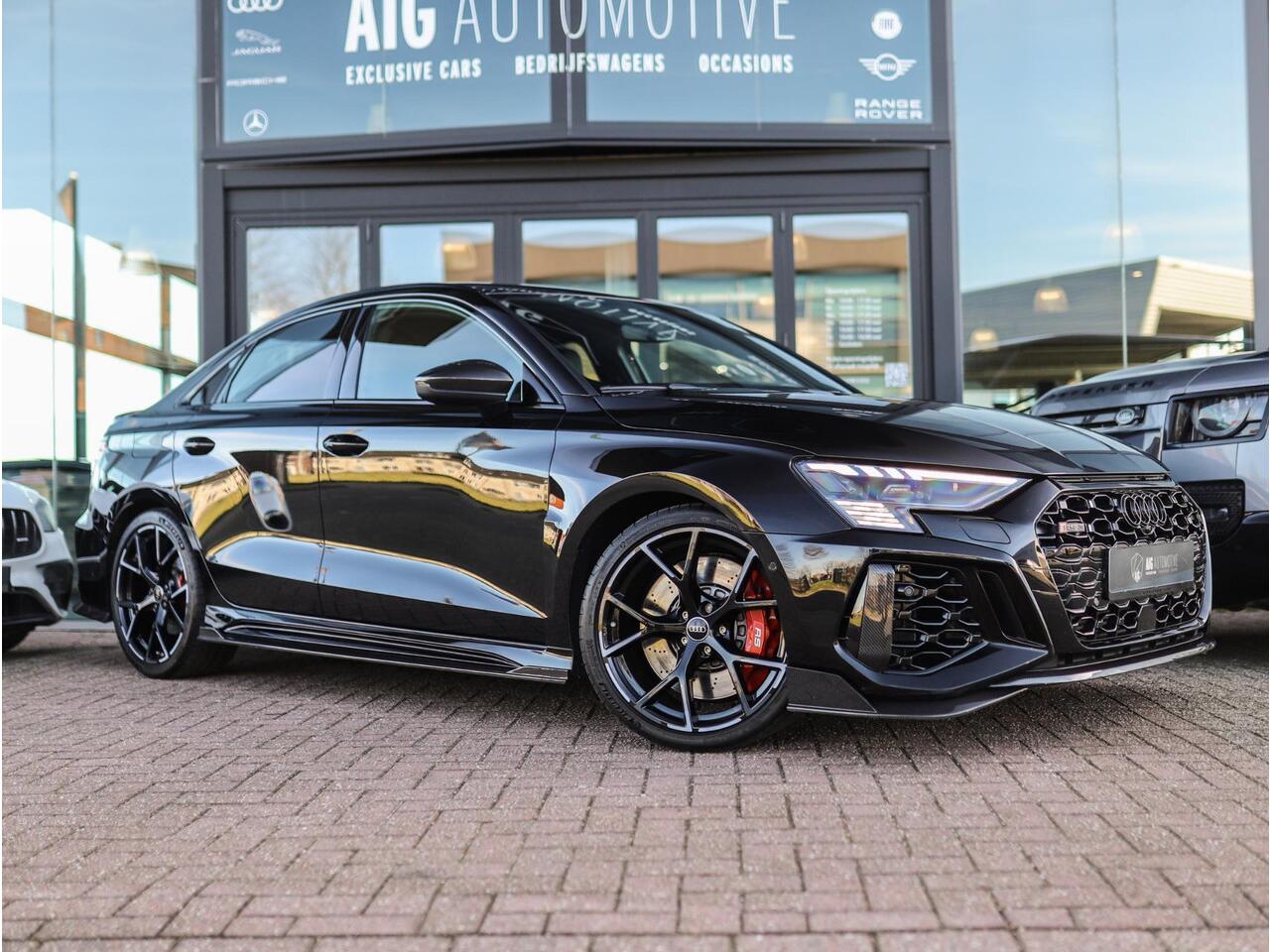 Audi RS3 Limousine 2.5 TFSI A3 quattro | CT Carbon | RS-Dynamic | Matrix | Keyless | B&O | Leder | Camera