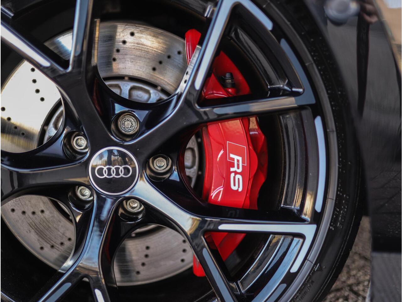 Audi RS3 Limousine 2.5 TFSI A3 quattro | CT Carbon | RS-Dynamic | Matrix | Keyless | B&O | Leder | Camera