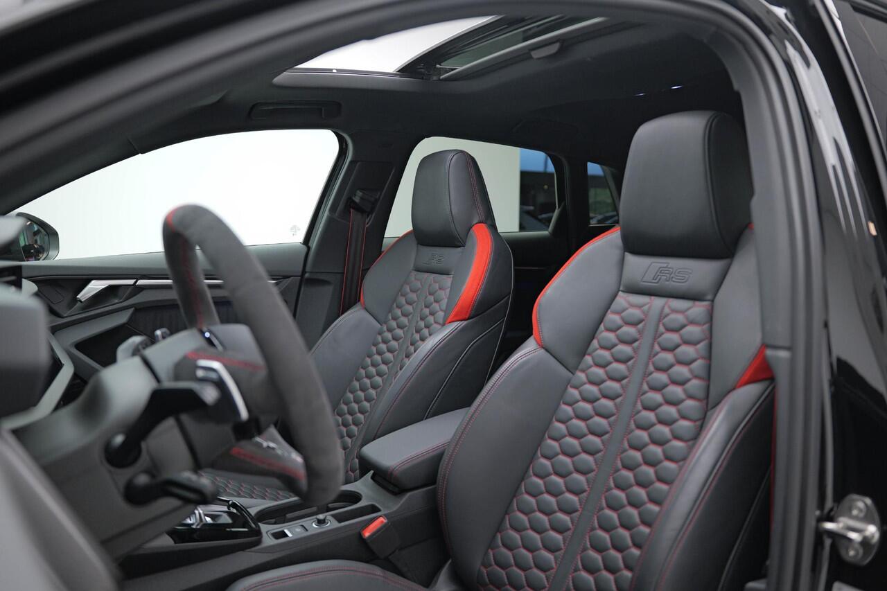 Audi RS3 Sportback 2.5 TFSI quattro |Keramisch|Pano|B&O|Dodehoek|HUD|