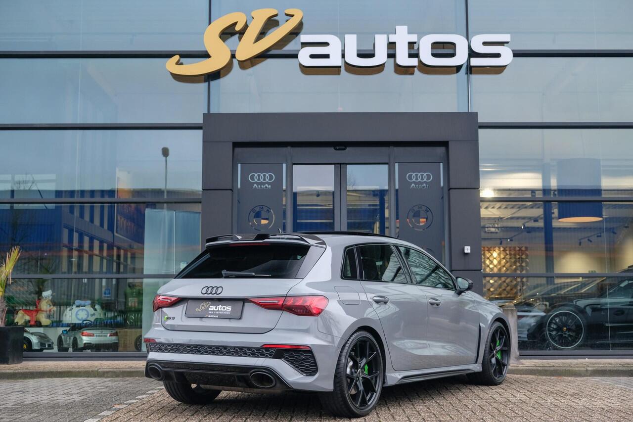 Audi RS3 Sportback 2.5 TFSI 400PK Quattro Hulk Panoramadak *BTW* Keramisch VOL! Massage B&O audio RS Dynamic
