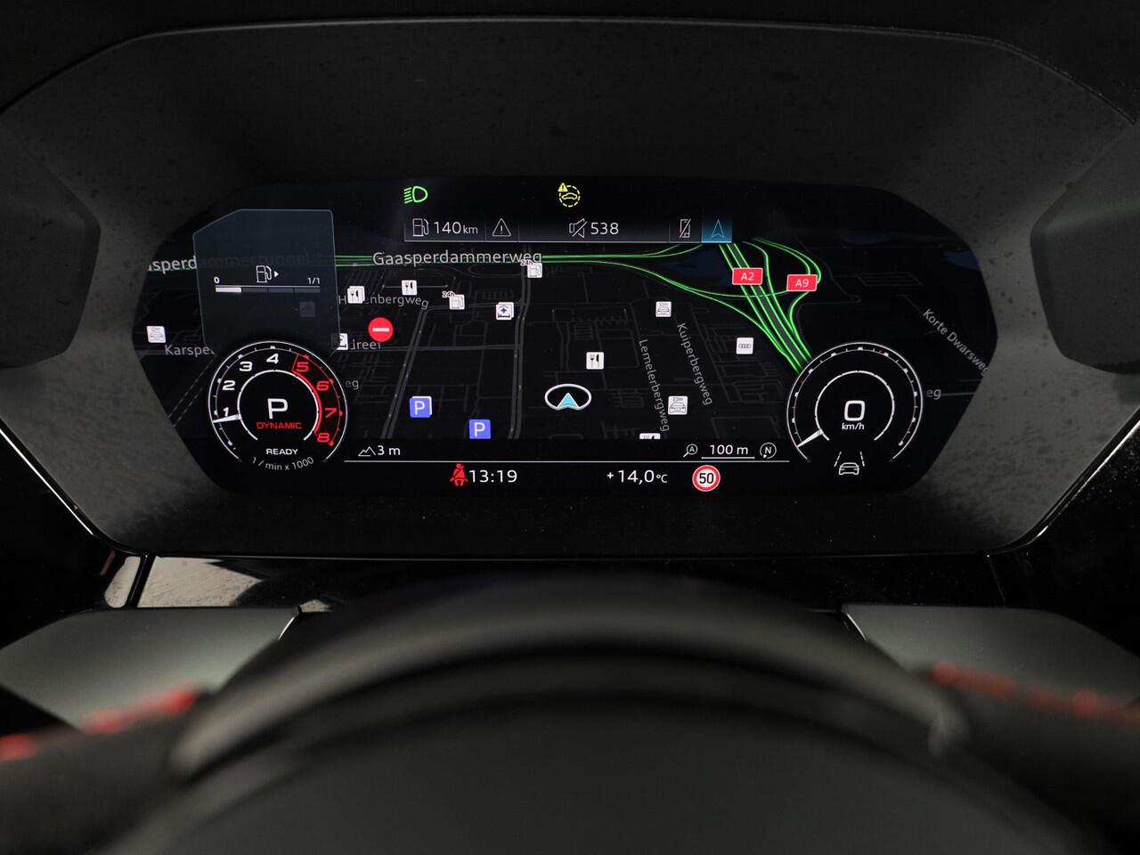 Audi RS3 Limousine 2.5 TFSI quattro 400pk | Panoramadak | 3-spaaks sport afgevlakt stuurwiel | Adaptief onderstel | SONOS Premium 3D Audio