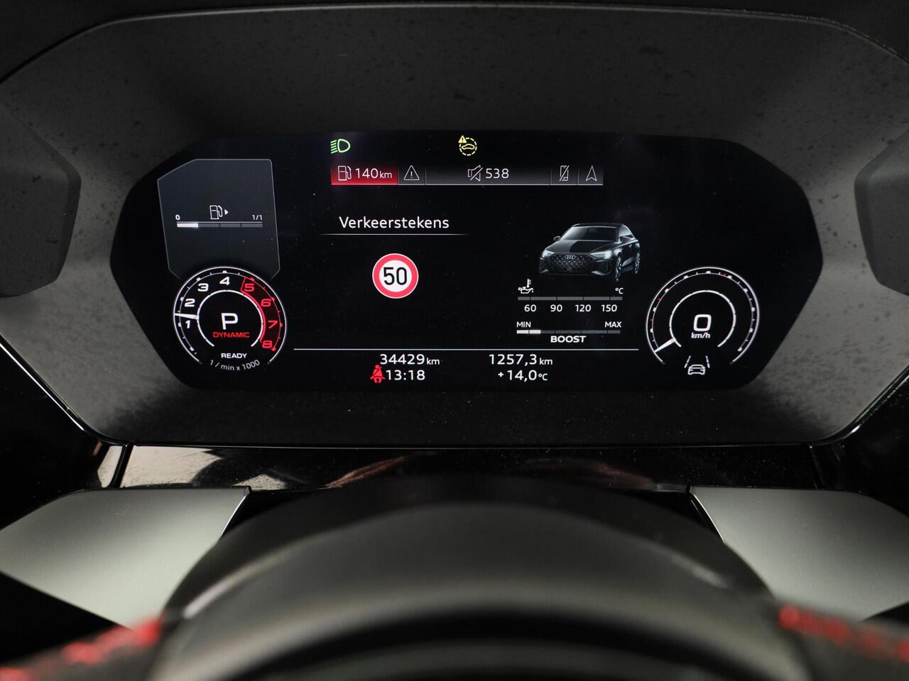 Audi RS3 Limousine 2.5 TFSI quattro 400pk | Panoramadak | 3-spaaks sport afgevlakt stuurwiel | Adaptief onderstel | SONOS Premium 3D Audio