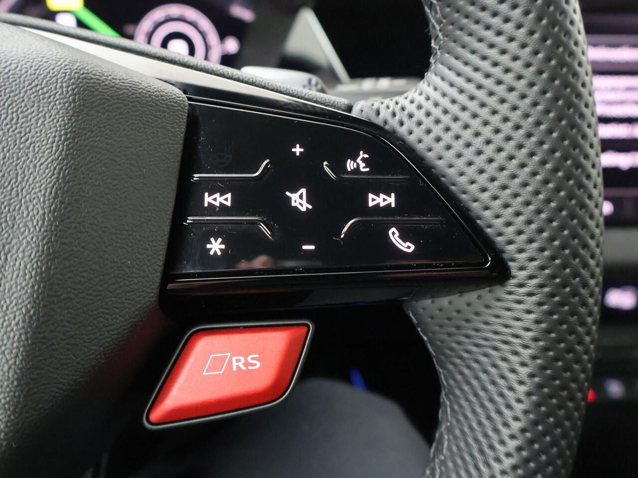 Audi RS3 Sportback 2.5 TFSI Quattro | 400 PK | Matrix LED lampen | RS Schaalstoelen | Audi Exclusive lak | SONOS premium 3D Sound | Topsnelheid 280 km/u | RS Sportuitlaat | Fabrieksgarantie tot 12-2029 of 100.000km|