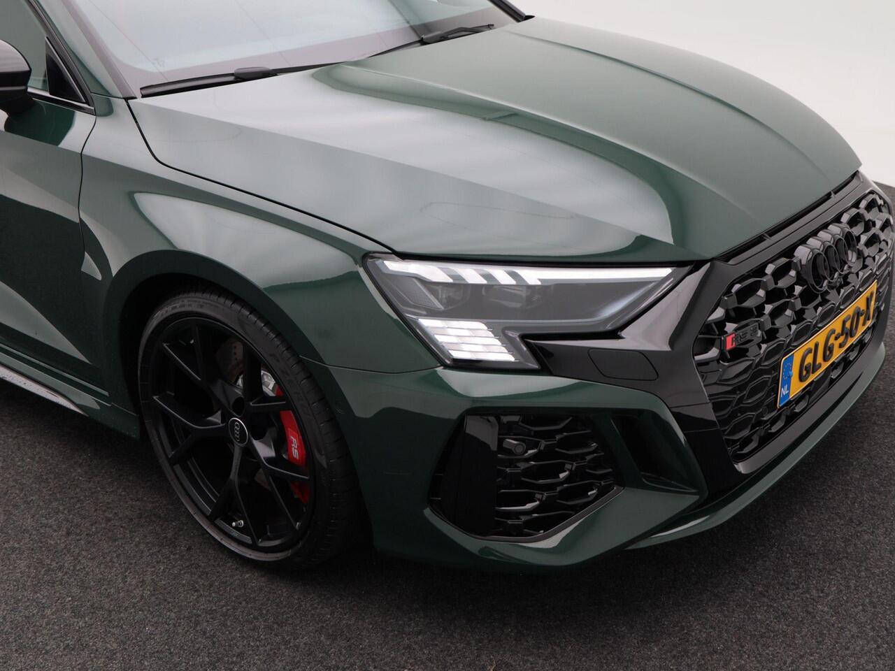 Audi RS3 Limousine 2.5 TFSi quattro 400 Pk 500 Nm | RS Sportuitlaat | Matrix LED | Panoramadak | B&O | RS Stoelen | Origineel Nederlands | 19 Inch | 6.758 KM!!