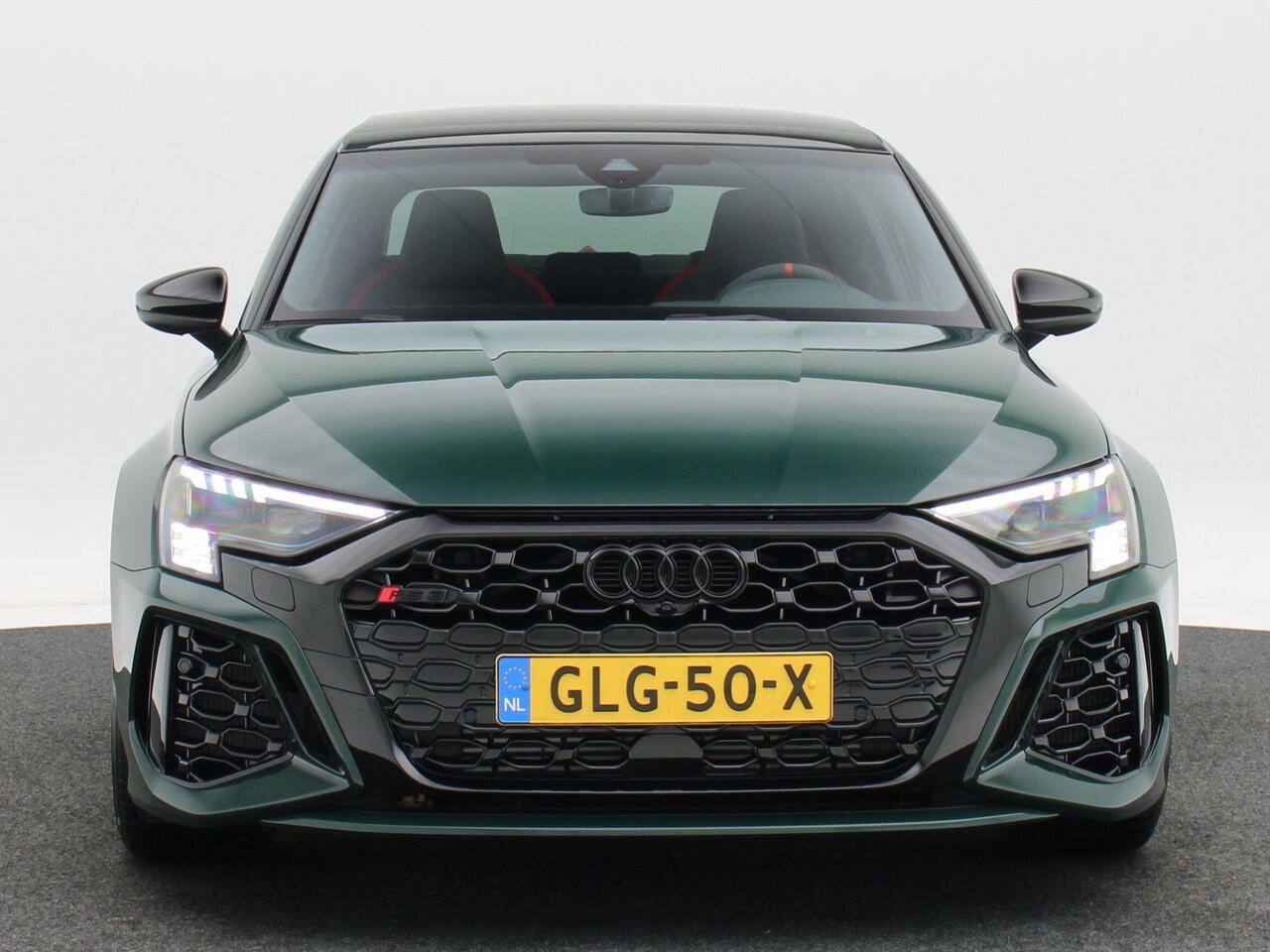 Audi RS3 Limousine 2.5 TFSi quattro 400 Pk 500 Nm | RS Sportuitlaat | Matrix LED | Panoramadak | B&O | RS Stoelen | Origineel Nederlands | 19 Inch | 6.758 KM!!