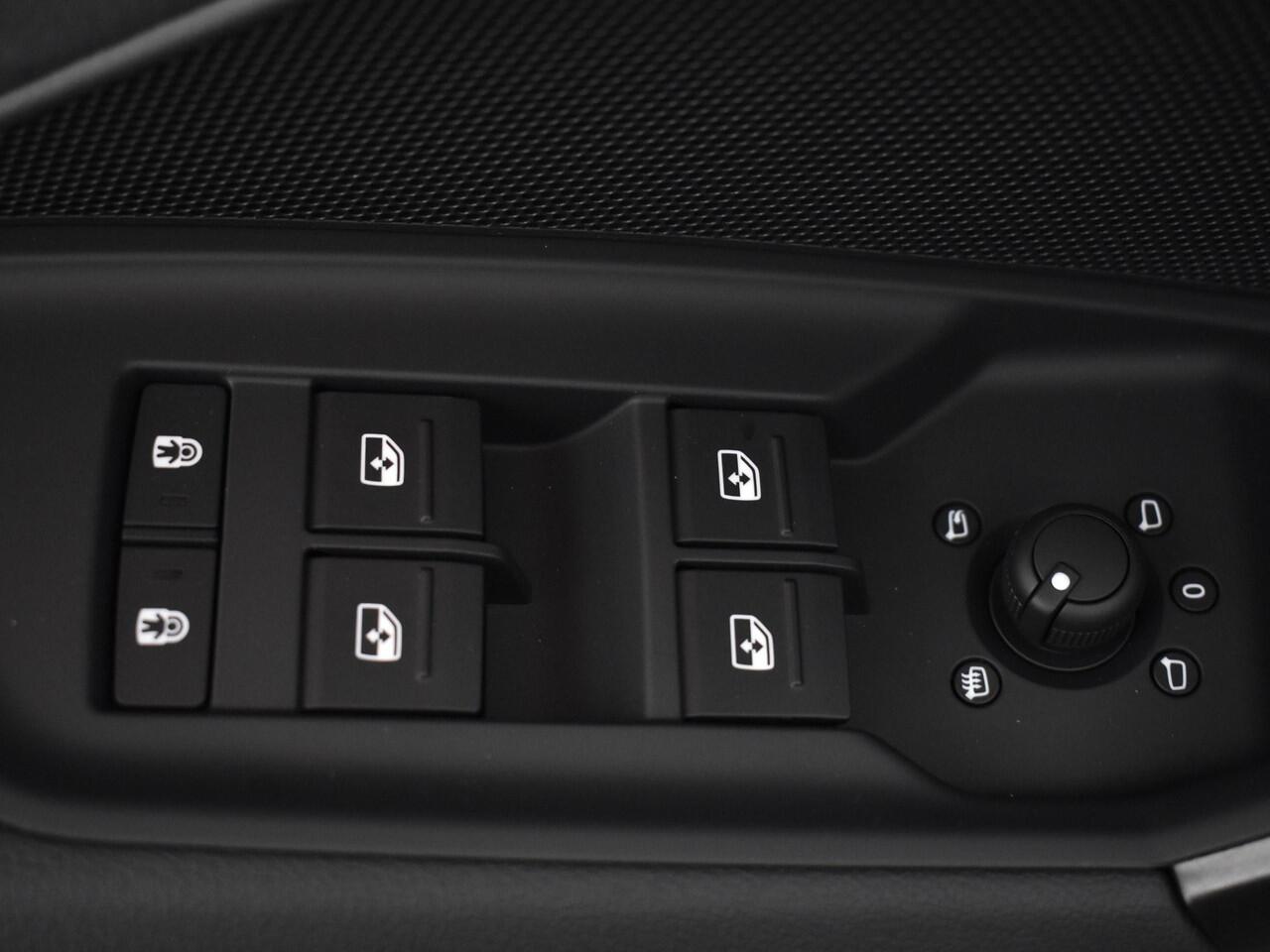 Audi RS3 Sportback 2.5 TFSI 400 PK · RS-sportuitlaatsysteem · Glazen Panoramadak · SONOS Premium 3D · Topsnelheid 280 km/h · Adaptief onderstel, Audi Drive Select · MEGA Sale