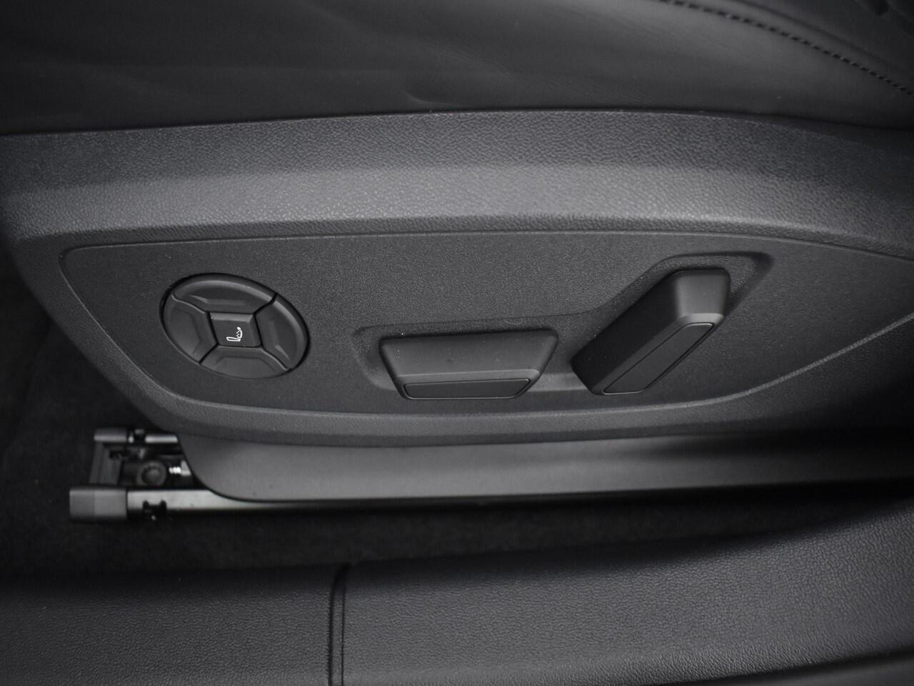 Audi RS3 Sportback 2.5 TFSI 400 PK · RS-sportuitlaatsysteem · Glazen Panoramadak · SONOS Premium 3D · Topsnelheid 280 km/h · Adaptief onderstel, Audi Drive Select · MEGA Sale