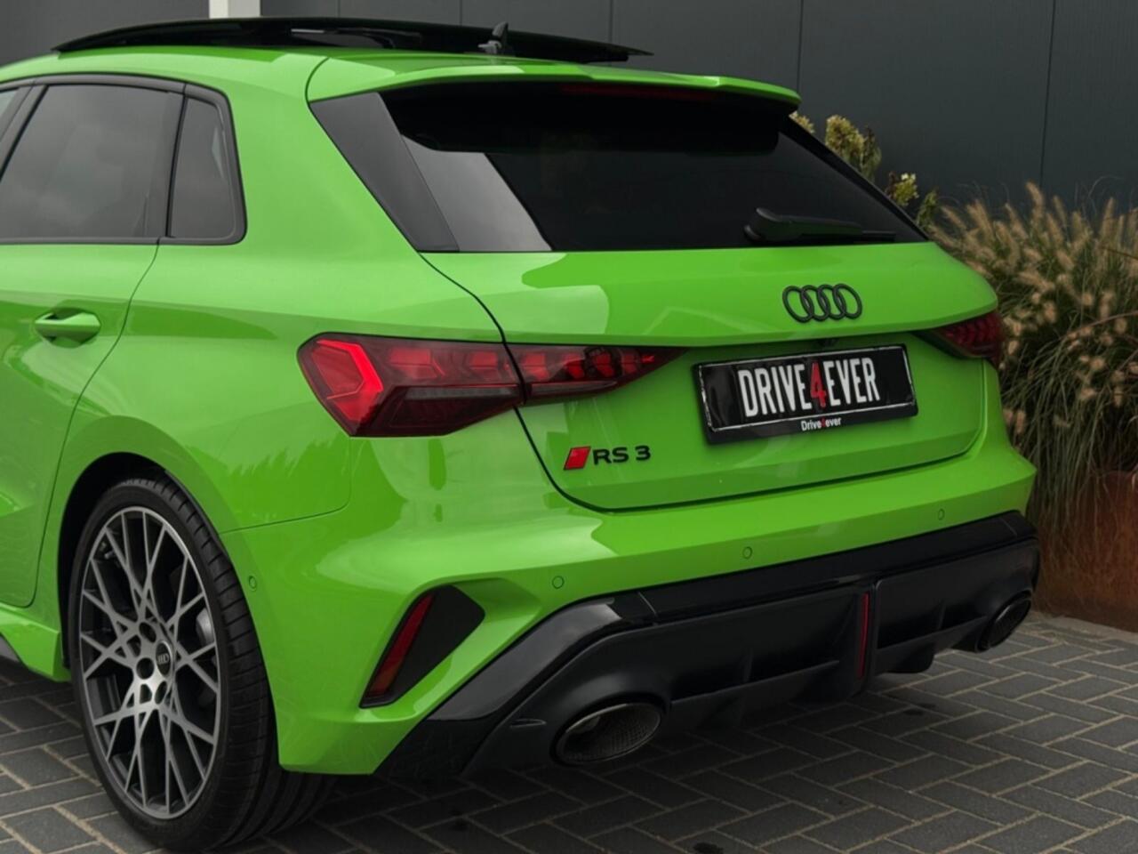 Audi RS3 Sportback 2.5 TFSI RS 3 quatt. NIEUW PANO NAVI CAMERA SPORTVELGEN