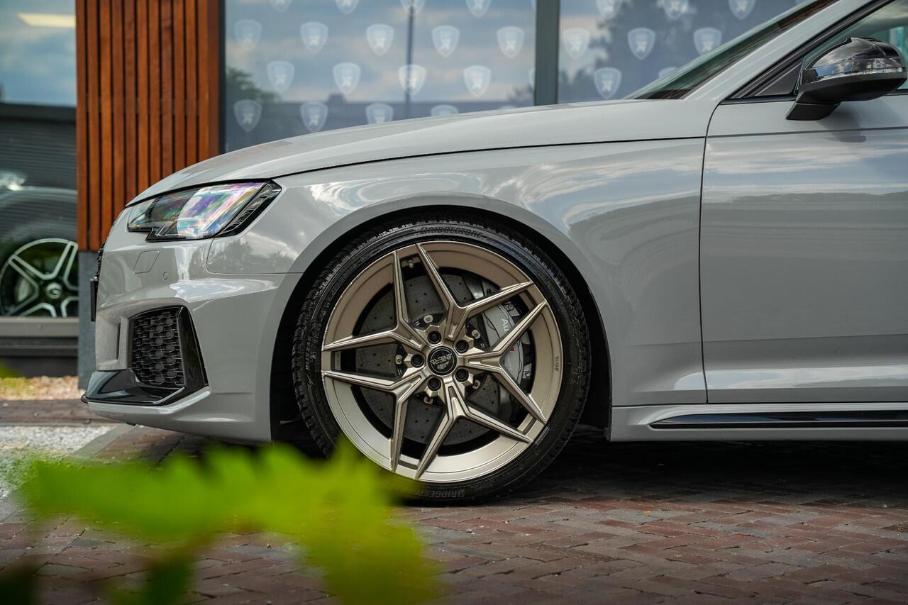 Audi RS4 A4 Avant 2.9 TFSI quattro Panoramadak B&O Keramisch Leer ACC Camera