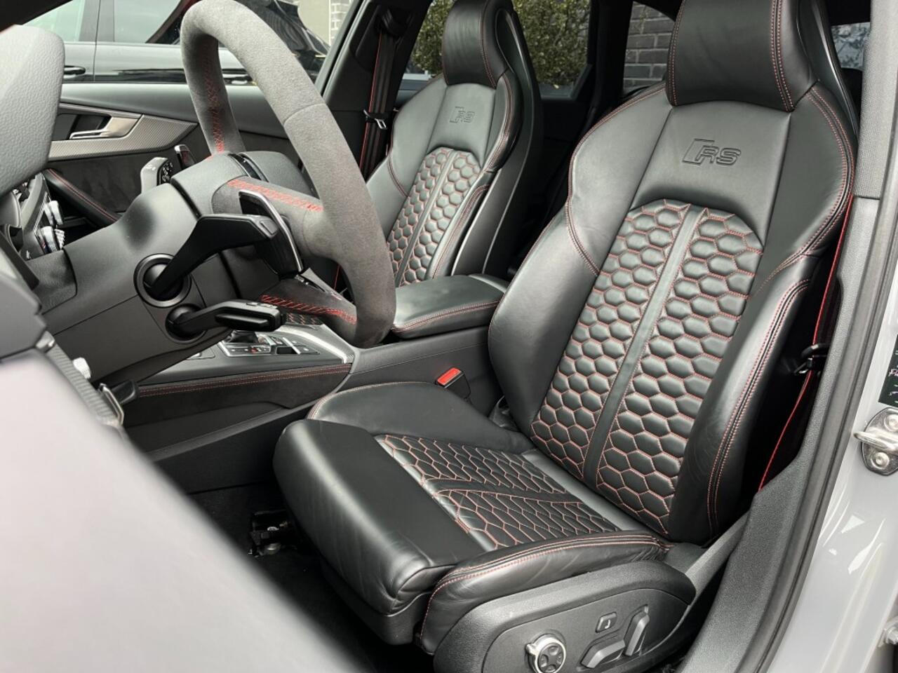 Audi RS4 2.9 TFSI RS4 QUATTRO - PANO - MILLTEK - BenO