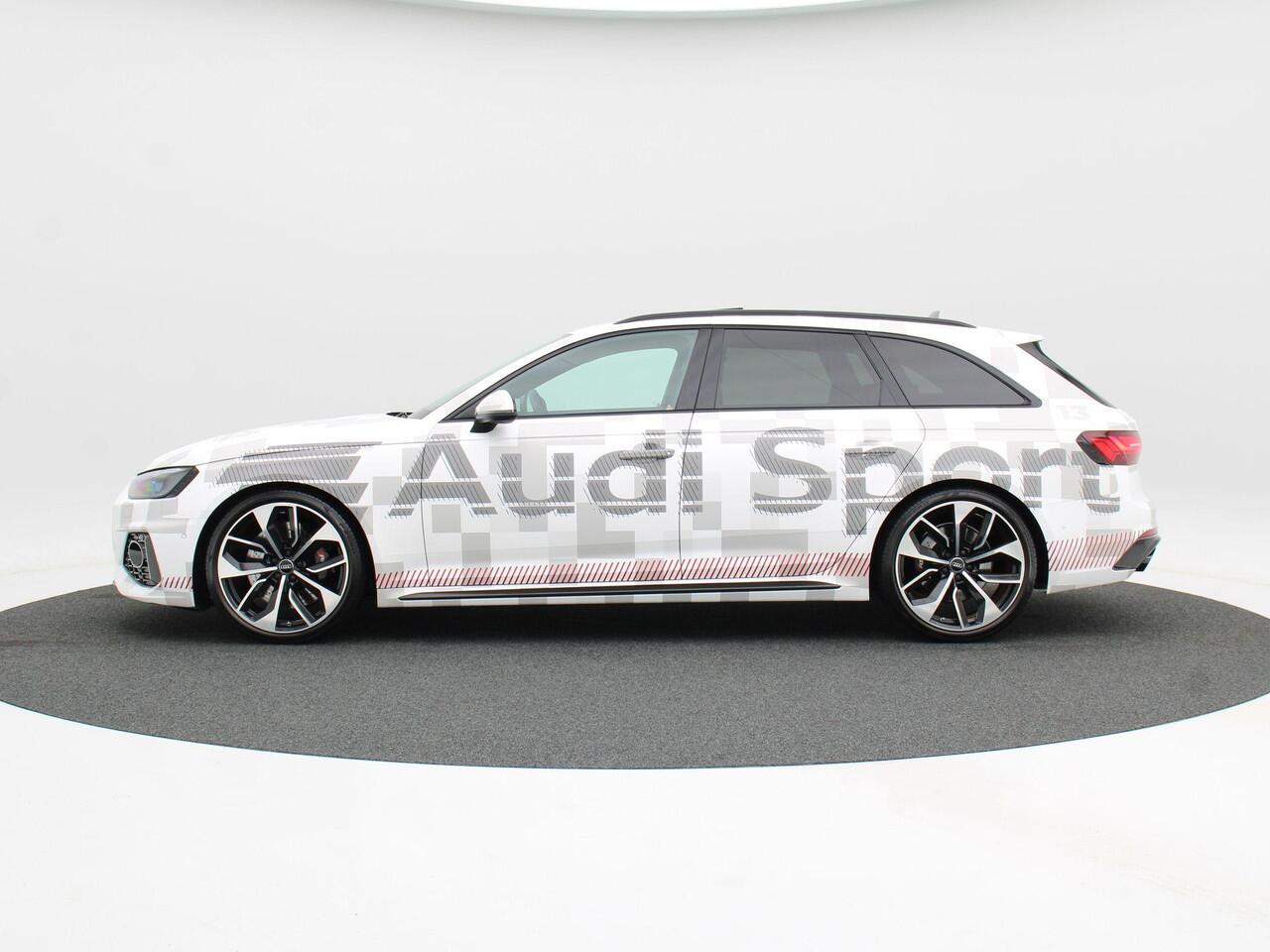 Audi RS4 Avant 2.9 TFSi 561 Pk quattro | JD Stage 2 | Milltek | Eventuri | Panoramadak | B&O | 360 Camera | Leder | 20 Inch | 31.756 KM!!