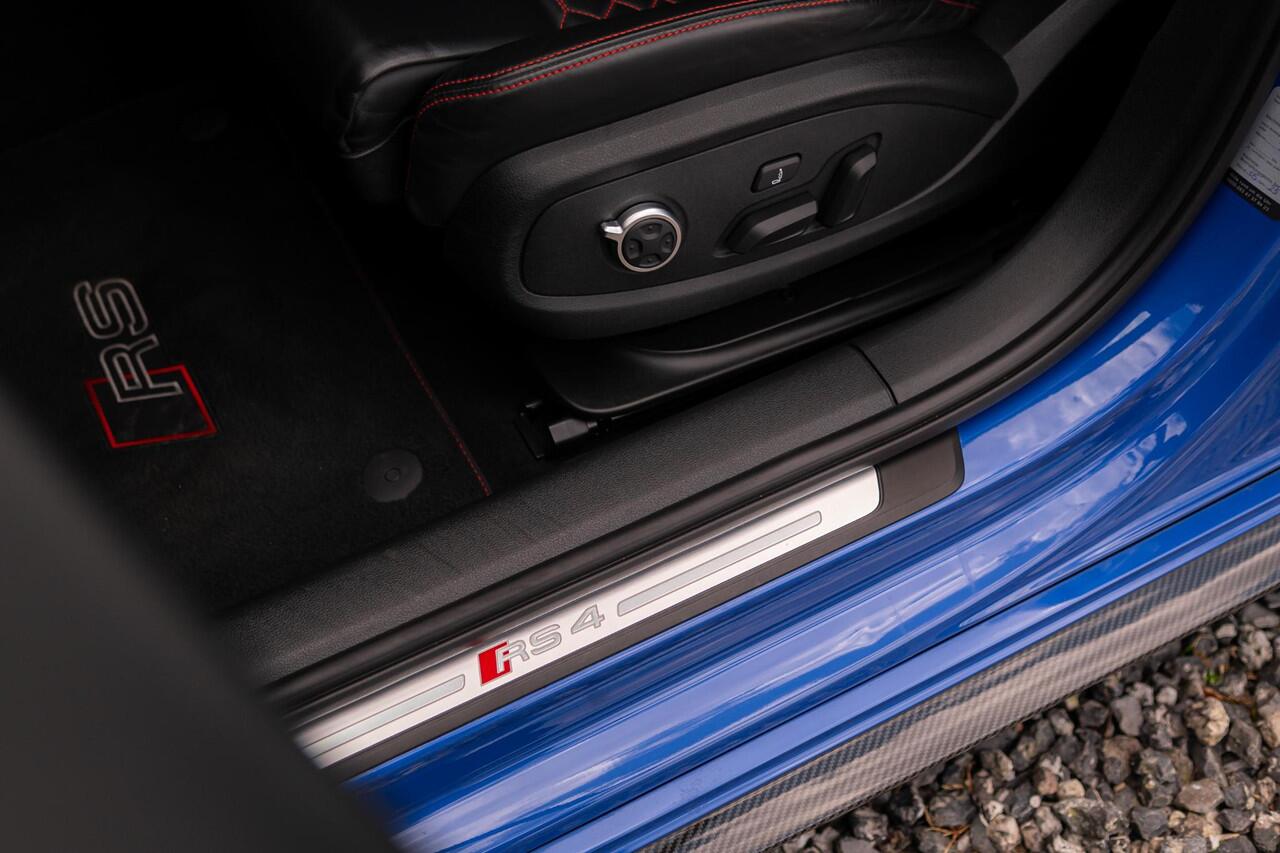 Audi RS4 Avant quattro 530pk ABT R | Nogaroblauw Audi Individual
