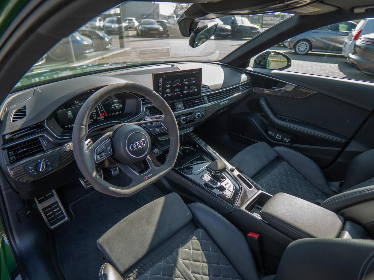 Audi RS4 A4 Avant 2.9 TFSI quattro competition plus | Sportuitlaat | B&O | Matrix | Pano