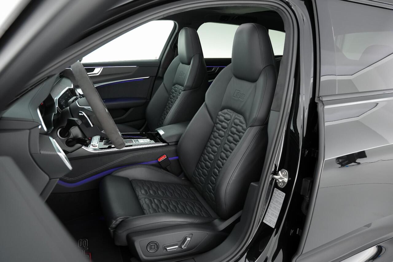 Audi RS6 Avant 600pk TFSI quattro |B&O Advanced|dynamic plus pakket|carbon pakket|23" Vossen|luchtvering|keramisch|panoramadak|dynamic steering|HUD|BLIS|stoelventilatie|matrix LED|