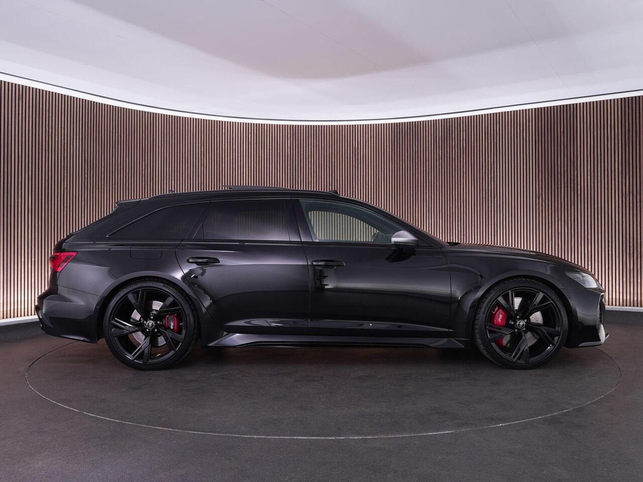 Audi RS6 Avant 600pk 4.0 TFSI quattro |dynamic ride control|achteras besturing|panoramadak|B&O|HUD|360 camera|memory|trekhaak|stoelverwarming & ventilatie|blind spot|Apple Carplay|