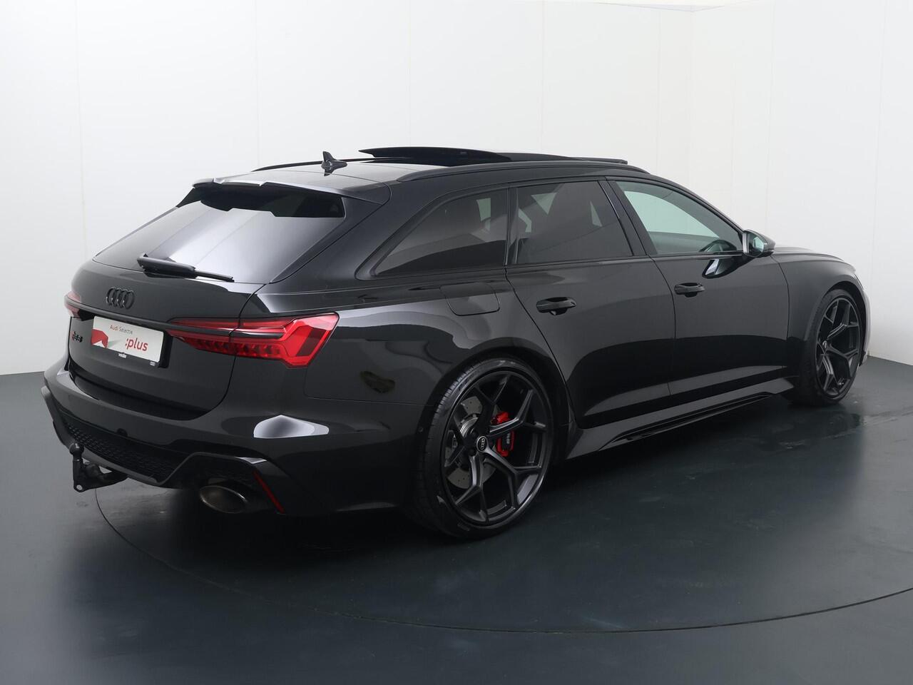 Audi RS6 Avant 4.0 TFSI Quattro performance | 630 PK | Bang & Olufsen Advance 3D | Panoramadak | Led Laser koplampen | 22" LM velgen | Nachtzicht | RS sportuitlaat | Trekhaak wegklapbaar | 280 km/h | Luxe lederen bekleding |