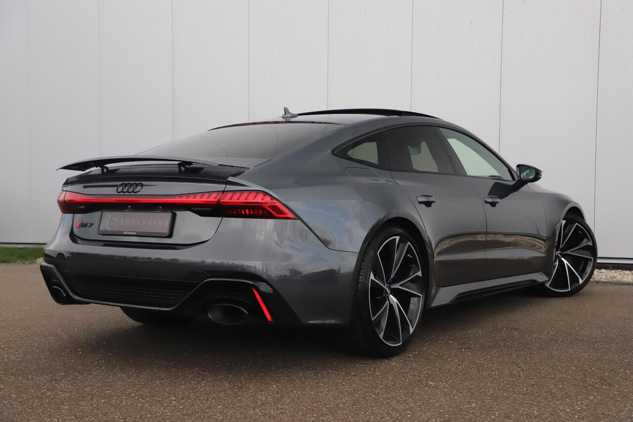 Audi RS7 4.0 TFSI RS 7 Sportback Quattro 600PK Fabrieksgarantie 22 inch Keramisch B&O High End Alcantara Hemel Dynamic Plus Pack 4-wiel Sturing Softclose Stoelverkoeling Panoramadak Laser LED HUD 360 Camera Full Options! Nieuwstaat!