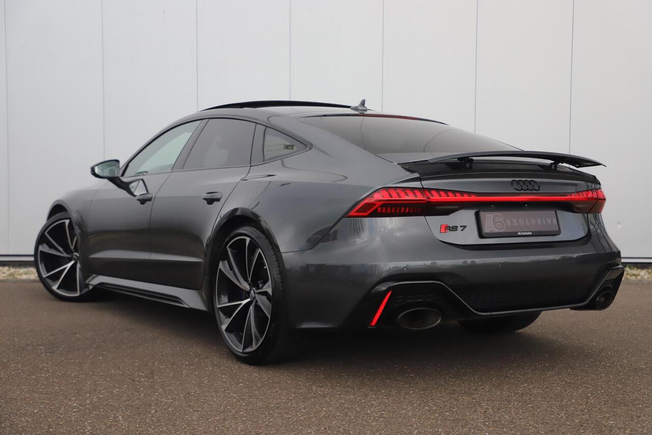 Audi RS7 4.0 TFSI RS 7 Sportback Quattro 600PK Fabrieksgarantie 22 inch Keramisch B&O High End Alcantara Hemel Dynamic Plus Pack 4-wiel Sturing Softclose Stoelverkoeling Panoramadak Laser LED HUD 360 Camera Full Options! Nieuwstaat!