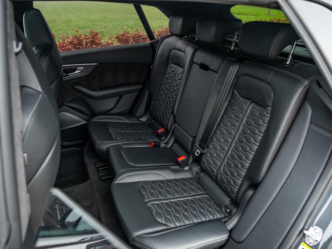 Audi RSQ8 4.0 TFSI quattro 600pk | RS Dynamic+ pack | B&O Advanced Surround | Keramische remmen | Panodak | HUD | Softclose | Massagezetels | Elek Trekhaak | Org NL