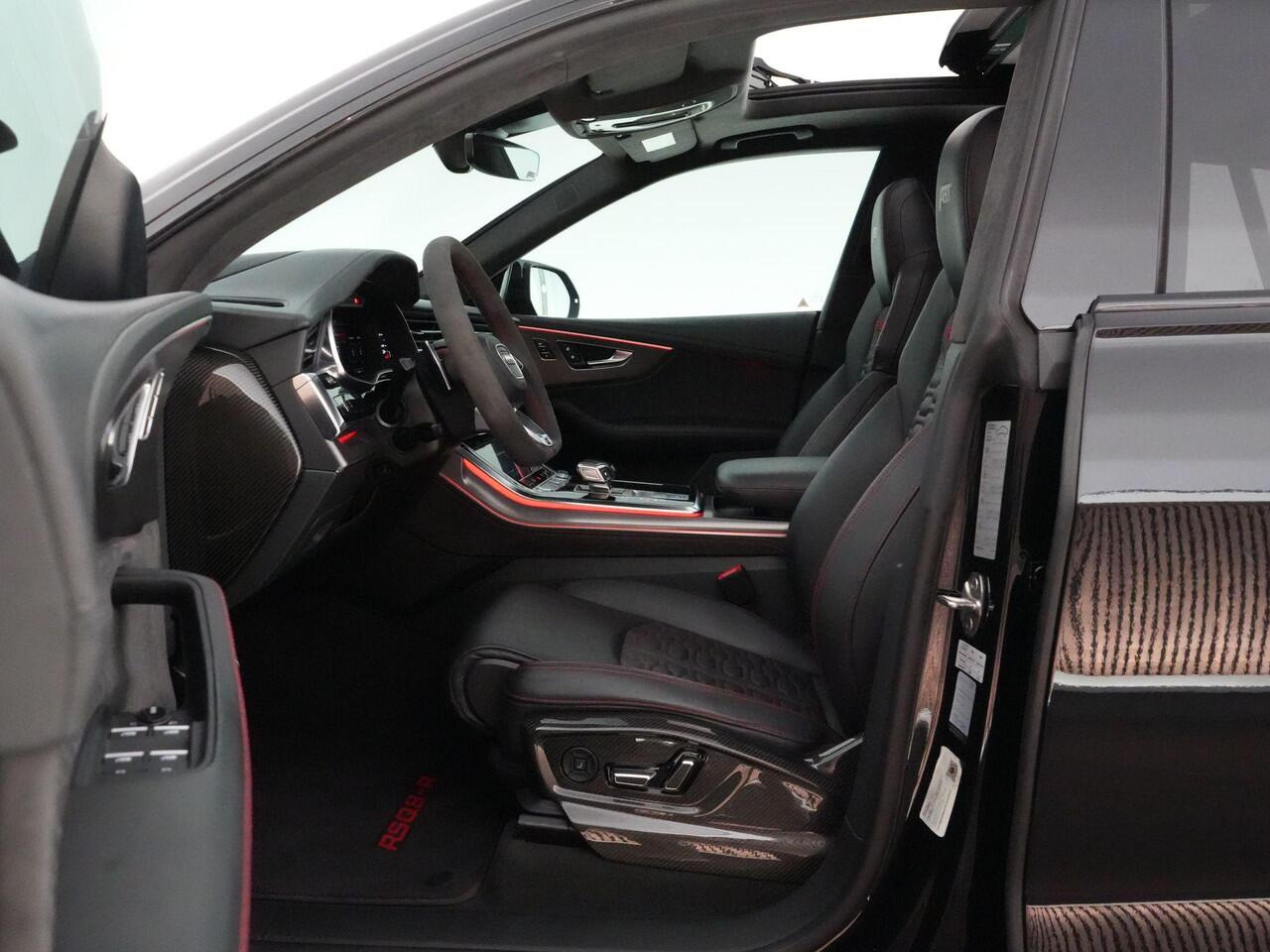 Audi RSQ8 RSQ8-R ABT 4.0 740pk TFSI quattro |1 of 125|Carbon exterieur|RS-dynamic plus|panoramadak|Bang&Olufsen|massage|HUD|memory|360° camera|stoelverwarming en verkoeling|Apple Carplay|