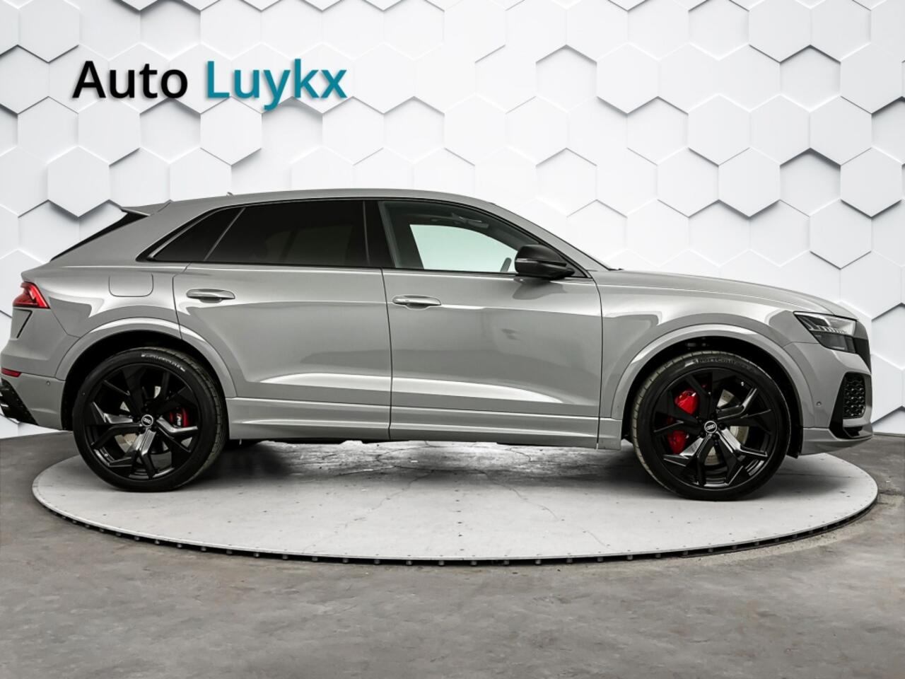 Audi RSQ8 4.0 TFSI RS Q8 Quattro | Panoramadak | Luchtvering | 23'' L.M. Velgen