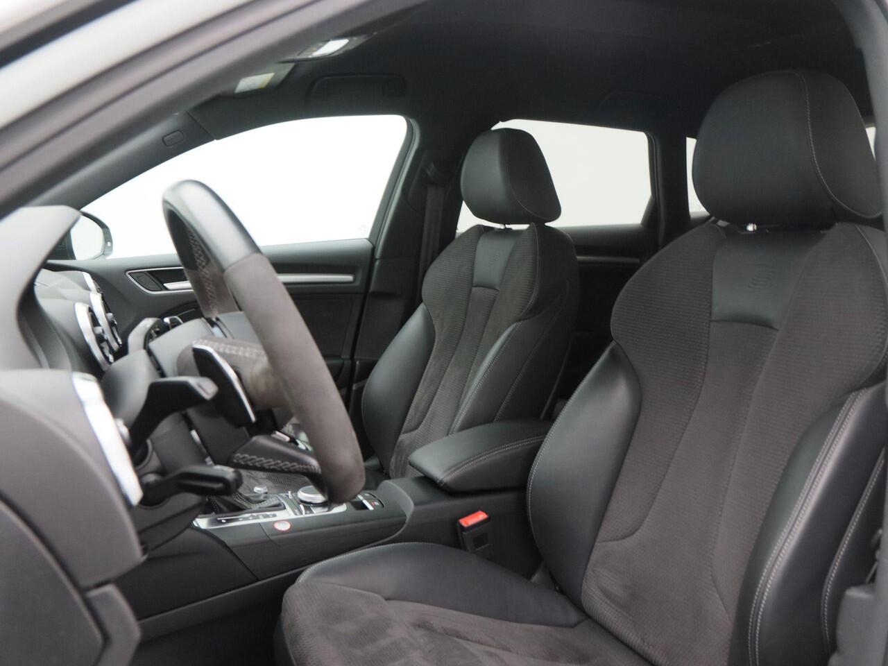 Audi S3 SPORTBACK 2.0 TFSi 301 Pk Automaat quattro | Stoelverwarming | Bang & Olfusen | Adaptive Cruise | Virtual Cockpit | Camera | 18 Inch | 74.527 Km !!